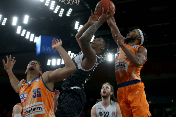 发表了他的 发表了他的