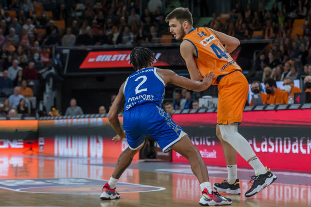 在队中拥有 在队中拥有