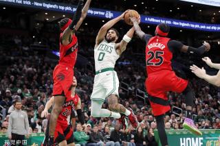 队很快占据 队很快占据